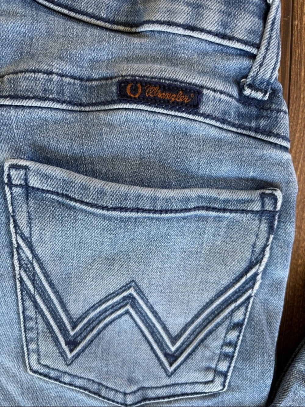 Wrangler Women’s Willow Ultimate Riding Jean Light Blue Boot Cut Jeans - Picture 2 of 7